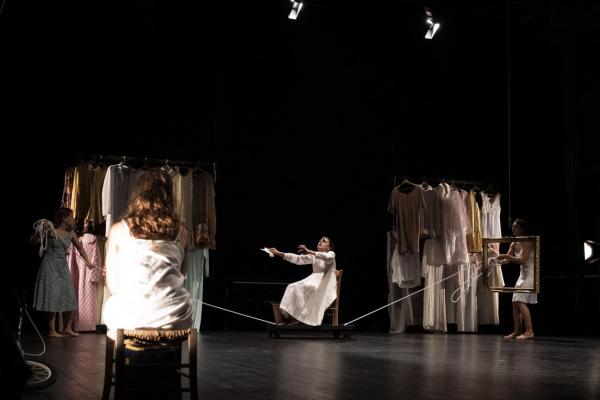 Scene image - Giorgia Cocozza, Elisa Morciano, Barbara Petti, Maria Rosaria Ponzetta, Ilire Vinca, Andjelka Vulic